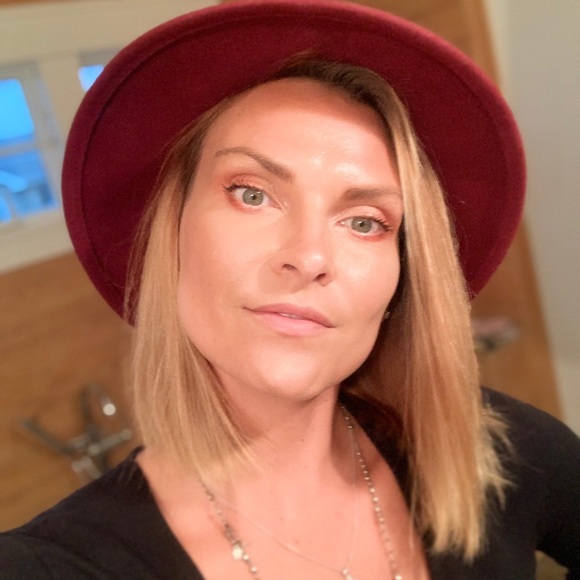 Meet your Posher, Randi - Picture 1 of 1